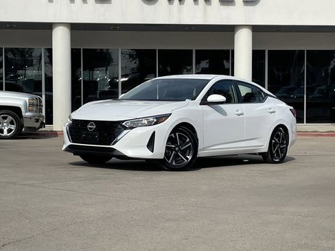 Used 2024 Nissan Sentra SV image 2