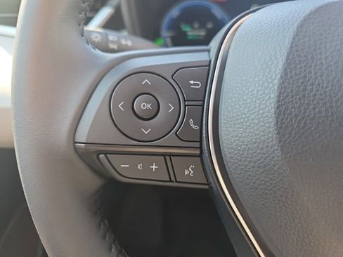 Used 2026 Toyota Corolla SE w/ SE Premium Package image 19