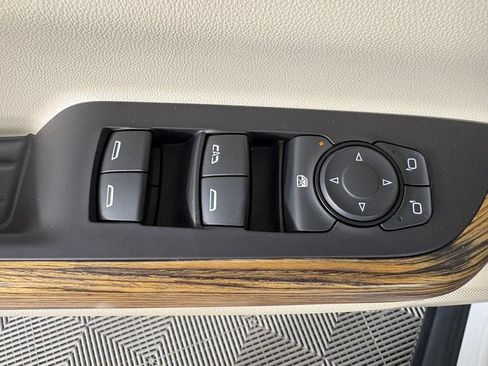 Used 2019 GMC Acadia Denali w/ Technology Package FWD image 14