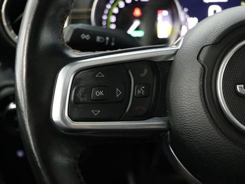 Used 2022 Jeep Wrangler Unlimited Sahara AWD/4WD image 23