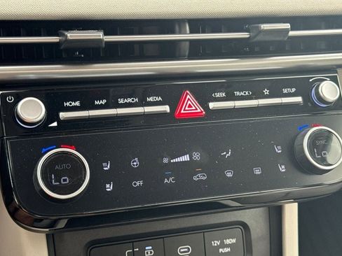 Used 2025 Hyundai Tucson Limited image 19