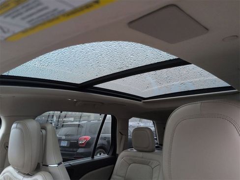 Used 2023 Lincoln Aviator Reserve w/ Equipment Group 201A image 23