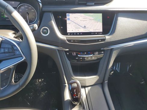 Used 2025 Cadillac XT5 Premium Luxury image 17
