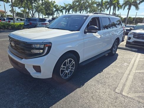 Used 2025 Ford Expedition Max Active AWD/4WD image 2