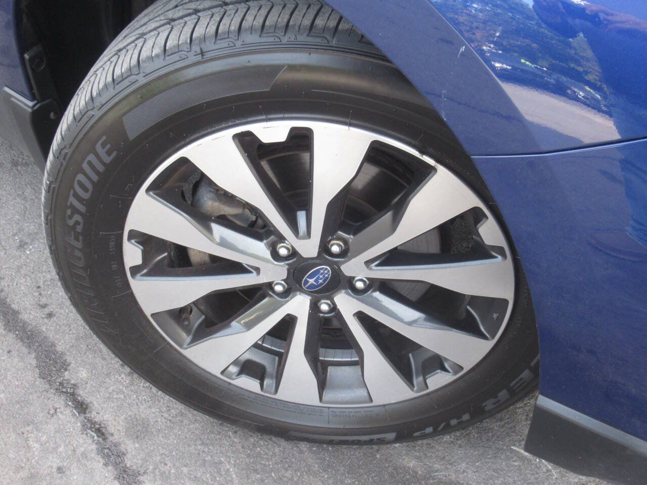 Used 2017 Subaru Outback 3.6R Limited AWD/4WD image 4