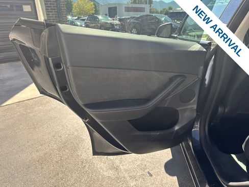 Used 2024 Tesla Model Y Long Range AWD/4WD image 15