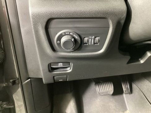 Used 2021 Jeep Grand Cherokee L Altitude image 21