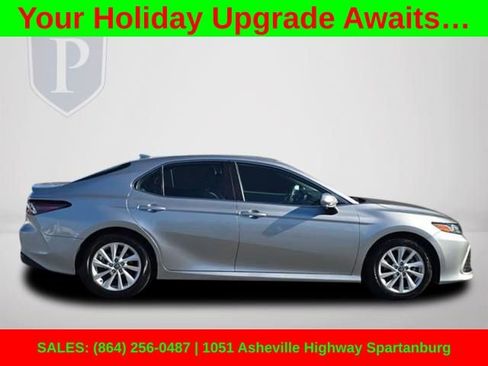 Used 2024 Toyota Camry LE image 4