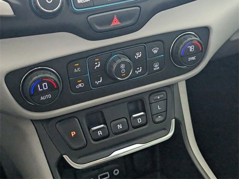 Used 2018 GMC Terrain SLT w/ Preferred Package image 23