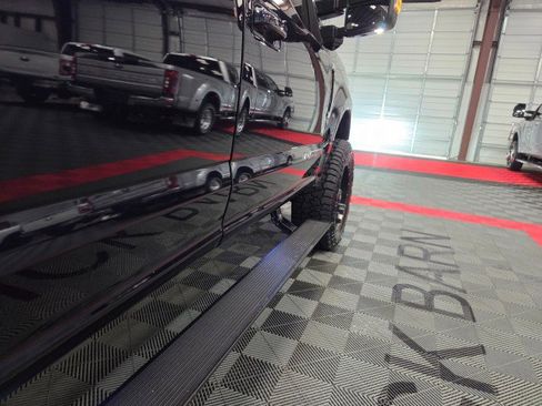 Used 2022 Ford F250 Lariat w/ Lariat Ultimate Package AWD/4WD image 29