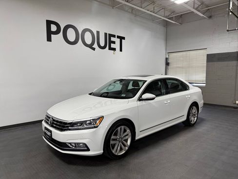 Used 2017 Volkswagen Passat 1.8T SEL Premium FWD image 2