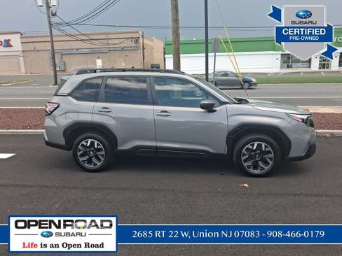 Used 2025 Subaru Forester Premium AWD/4WD image 6