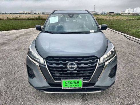 Used 2023 Nissan Kicks SR w/ SR Premium Package FWD image 30