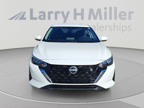 Used 2024 Nissan Sentra SV FWD image 8