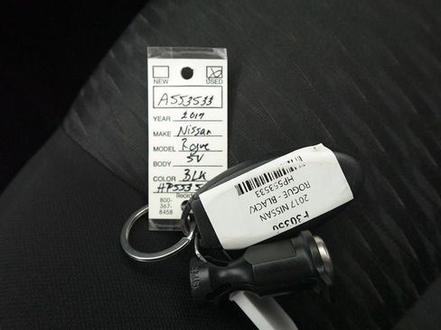 Used 2017 Nissan Rogue SV image 32