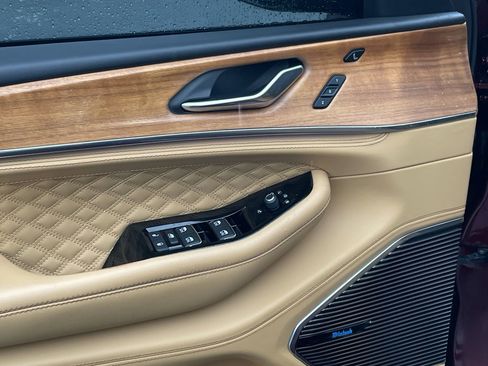 Used 2024 Jeep Grand Cherokee L Summit image 29