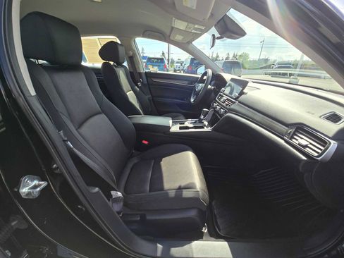 Used 2018 Honda Accord LX image 11