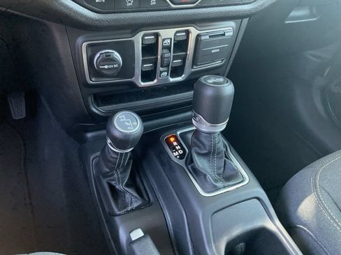 Used 2025 Jeep Wrangler Unlimited Sahara AWD/4WD image 73