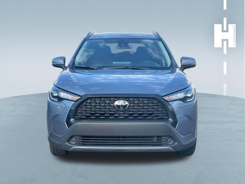 Used 2022 Toyota Corolla Cross LE AWD/4WD image 2