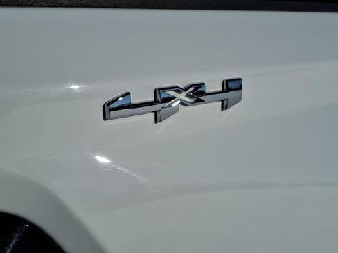 Used 2025 GMC Canyon Elevation image 28