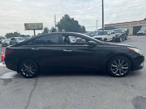Used 2011 Hyundai Sonata SE w/ Navigation & Sunroof Pkg 4 FWD image 4