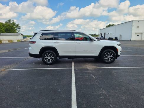 Used 2024 Jeep Grand Cherokee L Limited AWD/4WD image 8