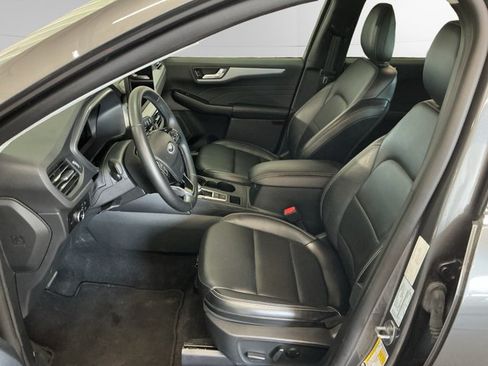 Certified 2025 Ford Escape Platinum AWD/4WD image 9