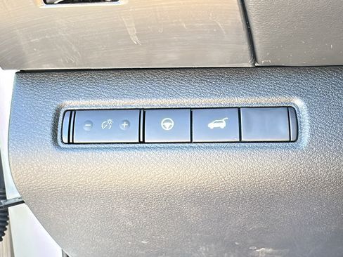 Certified 2024 Nissan Pathfinder SL w/ SL Premium Package AWD/4WD image 15