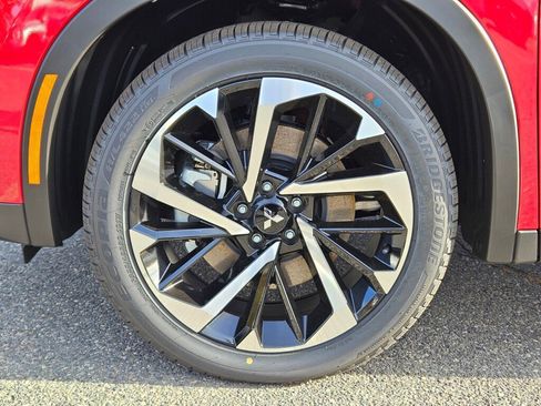 New 2025 Mitsubishi Outlander SE image 30