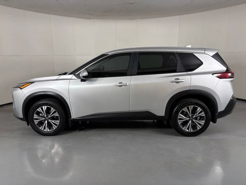 Used 2023 Nissan Rogue SV FWD image 5