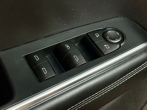 Used 2025 GMC Acadia Elevation image 15