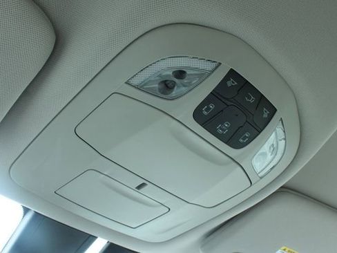 Used 2017 Chrysler Pacifica Touring-L w/ Tire & Wheel Group FWD image 24