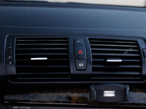 Used 2011 BMW 135i Convertible w/ Premium Pkg image 35