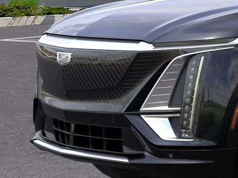 New 2026 Cadillac Lyriq Premium Luxury w/ LPO, Floor Liner Package AWD/4WD image 13