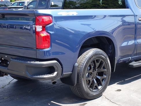 Used 2022 Chevrolet Silverado 1500 W/T w/ WT Value Package AWD/4WD image 10