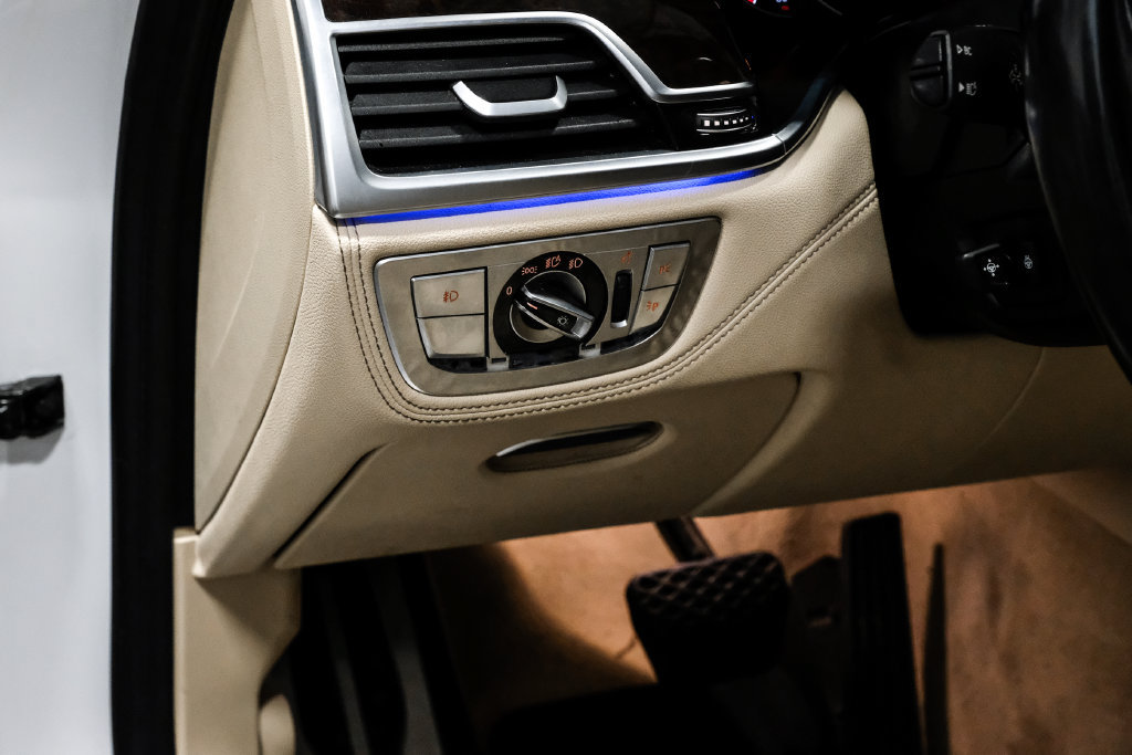 Used 2016 BMW 750i xDrive AWD/4WD image 37