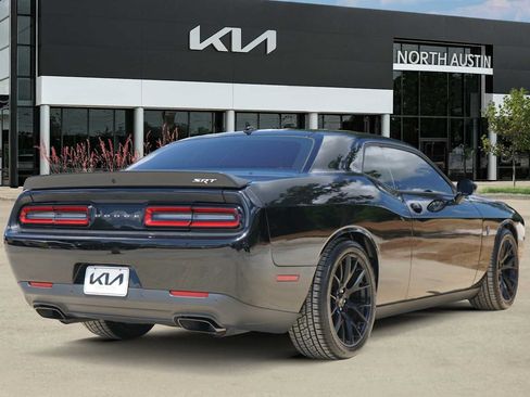 Used 2016 Dodge Challenger SRT Hellcat RWD image 5