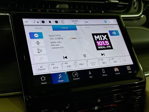 Used 2022 Jeep Grand Cherokee Limited 4xe image 21