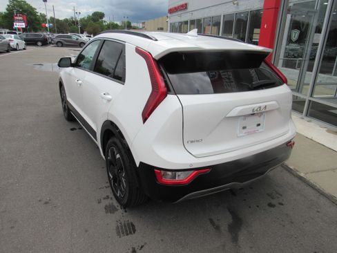 Used 2024 Kia Niro Wind FWD image 9
