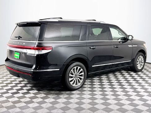 Used 2024 Lincoln Navigator L Premiere image 10