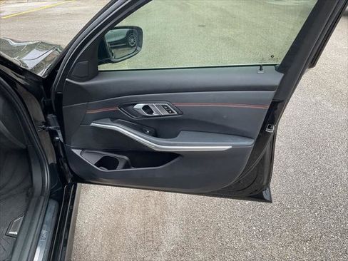 Used 2019 BMW 330i Sedan w/ Premium Package image 37