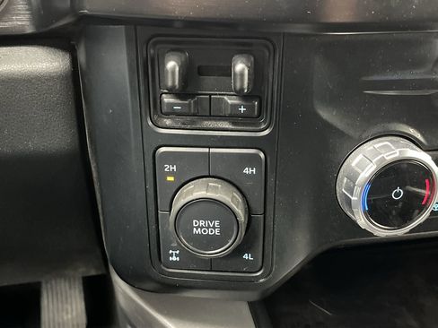 Used 2023 Ford F350 Lariat w/ Chrome Package image 17