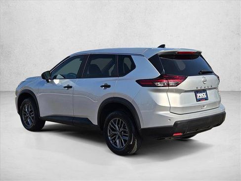 Used 2024 Nissan Rogue S FWD image 8