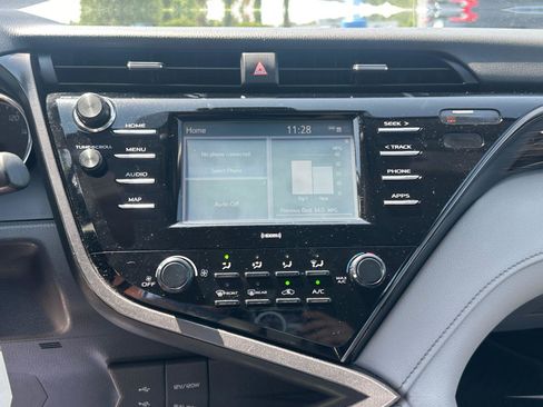 Used 2020 Toyota Camry LE FWD image 20