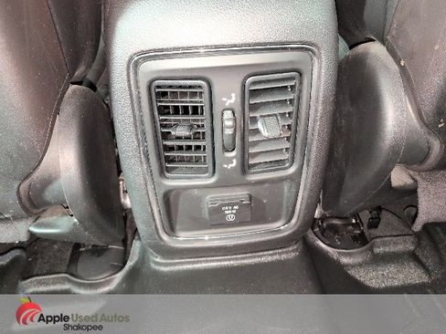 Used 2012 Jeep Grand Cherokee Laredo image 32