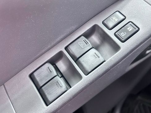 Used 2009 Nissan Frontier SE w/ SE Value Truck Pkg RWD image 5