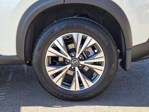 Certified 2023 Nissan Rogue SV FWD image 10