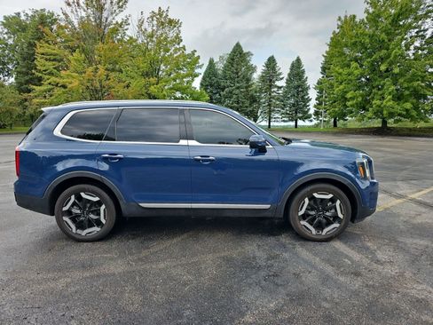 Used 2023 Kia Telluride S AWD/4WD image 7
