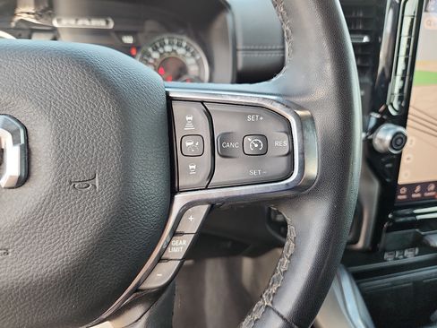 Used 2025 RAM 1500 Laramie AWD/4WD image 15