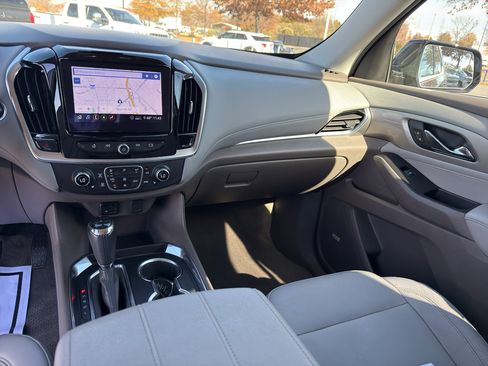 Used 2020 Chevrolet Traverse LT w/ LT Premium Package image 30